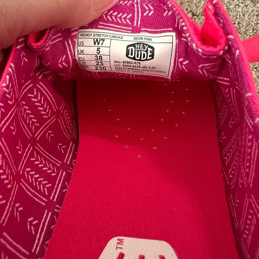 Hey Dude Women's Wendy Stretch Canvas shoes in a vibrant neon pink NWOT - Picture 6 of 6